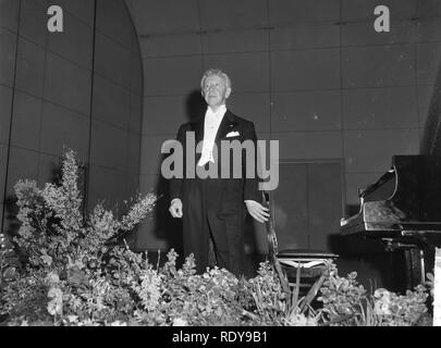 Arthur Rubinstein gaf Concert in Nijmegen, Bestanddeelnr 915-0650. Stock Photo