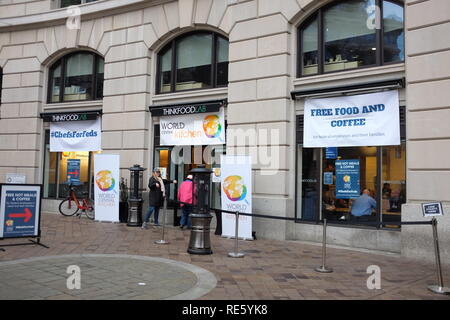 Washington, United States. 19th Jan, 2019. Noted chef Jose Andres continues to offer free food to federal workers affected by the US government's unprecedented shutdown. Using the recently shuttered 701 Pennsylvania, Andres's menu varies, but consistently offers high end meals for any furloughed federal worker who shows an ID. Credit: Andy Katz/Pacific Press/Alamy Live News Stock Photo