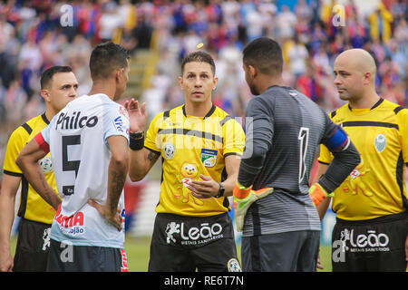 PR - Curitiba - 20/01/2019 - Paranaense 2019, Paran x Oper - The referee during match between Parana Clube and Operario in Vila Capanema by State 2019. Photo: Gabriel Machado / AGIF Stock Photo