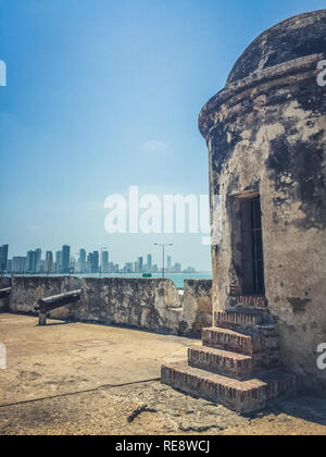 Historic protective town wall and cannon in  Cartagena , Colombia Stock Photo