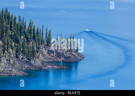 Touring Wizard Island - On the deepest (1943 ft.) lake in the U.S.A., Crater Lake National Park, Oregon, USA Stock Photo