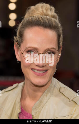 Cologne, Deutschland. 18th Jan, 2019. Anna SCHUDT, actress. Portrait, portrait, portrait, cut single picture, single motive, guest in the program 'Koelner Treff' on WDR television, 18.01.2019. | Usage worldwide Credit: dpa/Alamy Live News Stock Photo