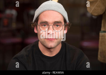 Cologne, Deutschland. 18th Jan, 2019. BOSSE, singer, musician, portrait, portrait, portrait, cut single picture, single motive, guest in the program 'Koelner Treff' on WDR television, 18.01.2019. | Usage worldwide Credit: dpa/Alamy Live News Stock Photo