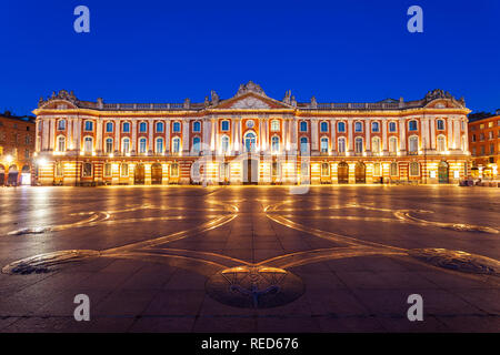 The Capitolium (Town Hall) in the Place du Capitole, Toulouse Stock Photo: 36731769 - Alamy