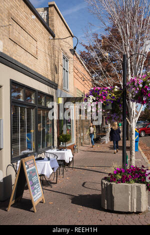 800 block of Wall Street in downtown Bend, Oregon. El Jimador Restaurant and Velvet Lounge in foreground. Stock Photo