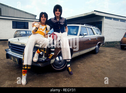 Bay City Rollers Woody and Les McKeown in 1974 Stock Photo