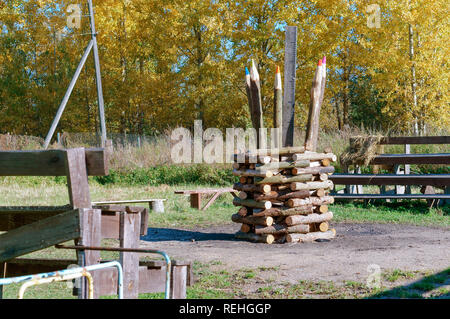 Yagodnoye village, Nesterovsky district, Kaliningrad region, Russia, tourist base 'Zhemchuzhina', October 13, 2018, wooden sculpture ' Pencils in a gl Stock Photo