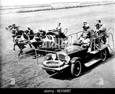 BEN-HUR: A TALE OF THE CHRIST 1925 MGM silent film with Ramon Novarro. Filming the chariot race. Stock Photo