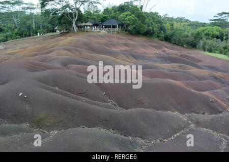 Chamarel, Mauritius. 14th Nov, 2017. The Colored Earth of Chamarel (Terres des 7 Couleurs) lies in different hills and shimmers in seven different colors near the village of the same name in the southwest on the island of Mauritius in the Indian Ocean. Credit: Holger Hollemann/dpa/Alamy Live News Stock Photo