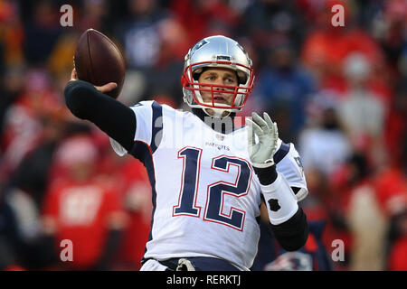 Kansas City Chiefs quarterback Brady Quinn prepares to throw during an NFL  football game against the Carolina Panthers Sunday, Dec. 2, 2012 in Kansas  City, MO. (AP Photo/Ed Zurga Stock Photo - Alamy