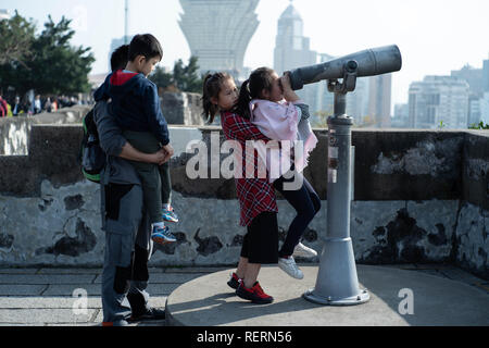 Macao, China. 23rd Jan, 2019. Tourists visit Mount Fortress in Macao, south China, Jan. 23, 2019. Visitor arrivals in China's Macao Special Administrative Region (SAR) made a record of 35.80 million in 2018, up by 9.8 percent year-on-year, the SAR's statistics service said on Wednesday. Visitor arrivals by land surged by 18.9 percent year-on-year to 22.15 million in 2018, with 1.05 million of them entering the Macao SAR via the Hong Kong-Zhuhai-Macao Bridge. Credit: Cheong Kam Ka/Xinhua/Alamy Live News Stock Photo