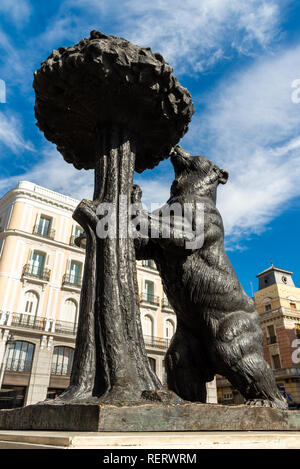 Statue of the bear and the Madrono Tree, Puerta del Sol, Madrid, Spain Stock Photo