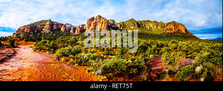 Oanorama of the red rocks of Munds Mountain Wilderness viewed from the Little Horser Trail Head at Sedona in Arizona in Coconino National Forest, USA Stock Photo