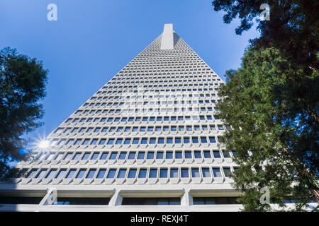 September 5, 2017 San Francisco/CA/USA - Looking up to Transamerica Pyramid Stock Photo