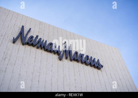 Neiman marcus discount hours stanford