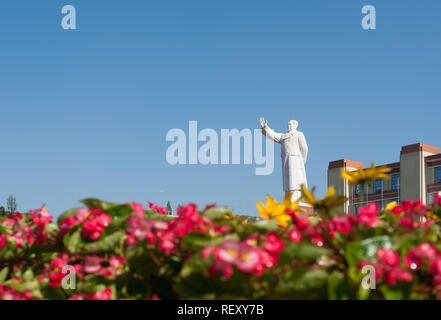 Chengdu, Sichuan Province, China - August 5, 2015: Mao Zedong Statue in Tianfu Square on a sunny day. Stock Photo