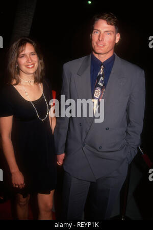 BEVERLY HILLS, CA - OCTOBER 25: Actor Christopher Reeve and wife Dana Reeve attend Columbia Pictures' 'The Remains of the Day' Premiere on October 25, 1993 at The Academy of Motion Picture Arts & Sciences in Beverly Hills, California. Photo by Barry King/Alamy Stock Photo Stock Photo