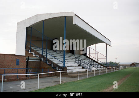 The main stand at Ford United FC, Ford Sports & Social Club, Rush Green Road, Romford, Essex, pictured on 10th March 1990 Stock Photo