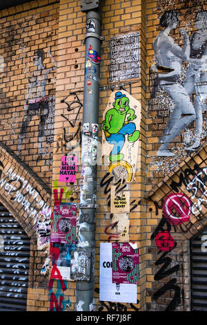 Berlin, Mitte, Street art and graffiti on brick elevated railway viaduct in Dircksenstrasse Stock Photo