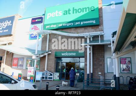 The Pets At Home Store Friern Barnet Retail Park London UK Stock Photo the-pets-at-home-store-friern-barnet-retail-park-london-uk-stock-photo