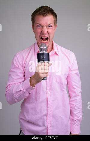 News presenter shouting Stock Photo - Alamy