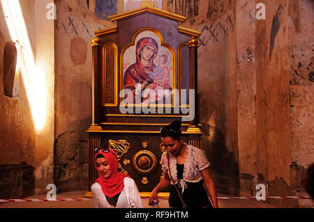 10th century Armenian Orthodox Cathedral of the Holy Cross on Akdamar Island. Lake Van, Turkey Stock Photo