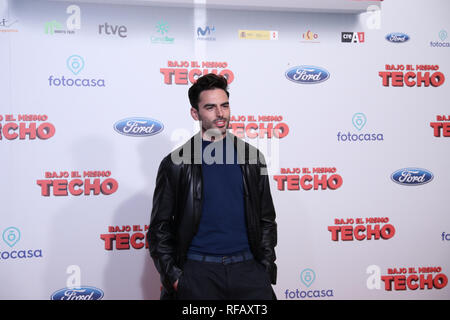 Madrid, Spain. 24th January, 2019. Antonio Ibañez, Spanish actor, attended the premiere, posing in the photocall. A film directed by Juana Macias with Jordi Sánchez, Silvia Abril, Daniel Guzmán, Malena Alterio. Credit: Jesús Hellin/Alamy Live News Stock Photo