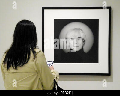 New York, USA. 24th Jan, 2019. A portrait of Andy Warhol by photographer Robert Mapplethorpe can be seen in the exhibition 'Implicit Tensions: Mapplethorpe Now' at the Guggenheim Museum. With the exception of two weeks, the exhibition can be seen from July to January 2020. (to dpa 'Guggenheim Museum shows photos of Robert Mapplethorpe in New York' from 25.01.2019) Credit: Johannes Schmitt-Tegge/dpa/Alamy Live News Stock Photo