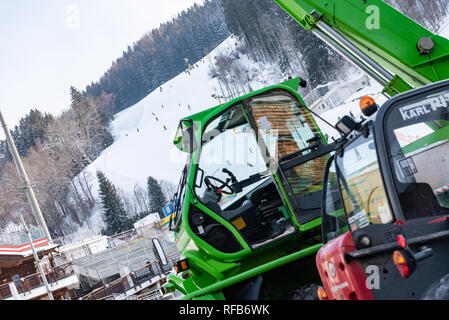 Schladming, Styria, Austria. 25th Jan, 2019. Construction works and helicopter transport on Planai Stadium before The Nightrace in Schladming, Men's World Cup Night Slalom 29.01.2019 - 22nd Night Slalom on the Planai Credit: Tomasz Koryl/Alamy Live News Stock Photo