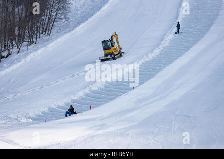 Schladming, Styria, Austria. 25th Jan, 2019. Construction works and helicopter transport on Planai Stadium before The Nightrace in Schladming, Men's World Cup Night Slalom 29.01.2019 - 22nd Night Slalom on the Planai Credit: Tomasz Koryl/Alamy Live News Stock Photo