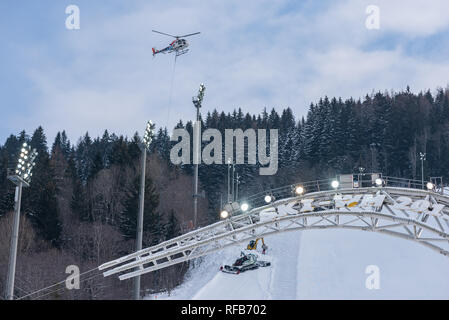 Schladming, Styria, Austria. 25th Jan, 2019. Construction works and helicopter transport on Planai Stadium before The Nightrace in Schladming, Men's World Cup Night Slalom 29.01.2019 - 22nd Night Slalom on the Planai Credit: Tomasz Koryl/Alamy Live News Stock Photo