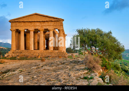 Temple of Concordia (Tempio della Concordia). Valle dei Templi (Valley of the Temples). Agrigento Sicily Italy