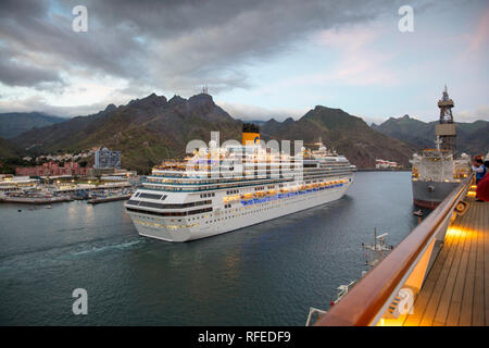 Spain, Canary islands, Tenerife, Santa Cruz de Tenerife. Port, harbour. Cruise ship Costa Fascinosa leaves port.