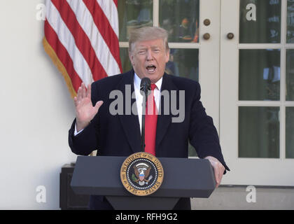 Washington, USA. 25th Jan, 2019. U.S. President Donald Trump speaks at the White House in Washington, DC, the United States, on Jan. 25, 2019. U.S. President Donald Trump said Friday that a deal has been reached to reopen the U.S. government, and that he would sign a bill to fund the government until Feb. 15. Credit: Hu Yousong/Xinhua/Alamy Live News Stock Photo
