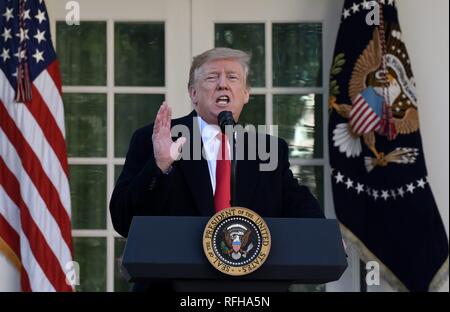 Washington, DC. 25th Jan, 2019. United States President Donald J. Trump makes a statement announcing that a deal has been reached to reopen the government through Feb. 15 during an event in the Rose Garden of the White House January 25, 2019 in Washington, DC. Credit: Olivier Douliery/Pool via CNP | usage worldwide Credit: dpa/Alamy Live News Credit: dpa picture alliance/Alamy Live News Stock Photo