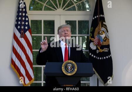 Washington, DC. 25th Jan, 2019. United States President Donald J. Trump makes a statement announcing that a deal has been reached to reopen the government through Feb. 15 during an event in the Rose Garden of the White House January 25, 2019 in Washington, DC. Credit: Olivier Douliery/Pool via CNP | usage worldwide Credit: dpa/Alamy Live News Credit: dpa picture alliance/Alamy Live News Stock Photo