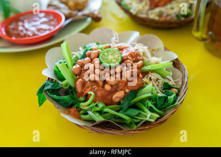 indonesian plecing kangkung with sambal Stock Photo