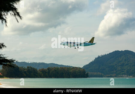 PHUKET, THAILAND - NOVEMBER 27, 2016: Airbus A320 of the Tigerair Airlines lands at Phuket airport Stock Photo