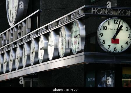 USA, United States of America, New York City: Midtown Manhattan, 5th Avenue. Tourneau watch shop. Stock Photo