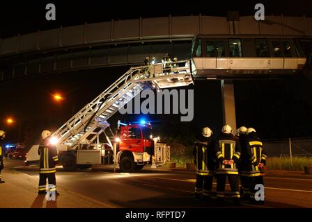DEU, Federal Republic of Germany, Duesseldorf: Evacuation exercise of the airport fire service. People were rescued from the Stock Photo