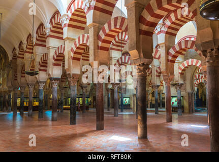 Decorated archways and columns in Moorish style, Mezquita-Catedral (Great Mosque of Cordoba), Cordoba, UNESCO World Heritage Site, Andalusia, Spain Stock Photo