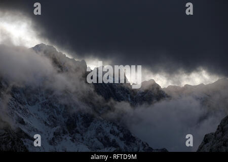 Garmisch Partenkirchen, Germany. 26th Jan, 2019. Partly covered with clouds are the snow-covered Alps. Credit: Karl-Josef Hildenbrand/dpa/Alamy Live News Stock Photo