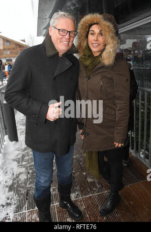 Kitzbuhel Austria 26th January 19 Alexandra Swarovski And Her Husband Michael Heinritzi Can Be Seen At The Hahnenkamm Race After The Second Run Of The Slalom In The Finish Area Photo Felix