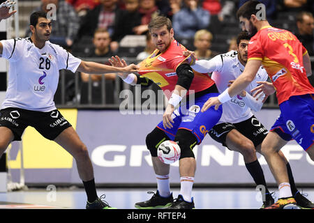 Herning, Denmark. 26th Jan, 2019. Abdelrahman Abdou, Egypt is trying to block the attack from Julen Aguinagalde Akizu (13), Spain and Eduardo Gurbindo Martinez (3), Spain in the handball match for the 7th and 8th place between Spain and Egypt in Jyske Bank Boxen in Herning during the 2019 IHF Handball World Championship in Germany/Denmark. Credit: Lars Moeller/ZUMA Wire/Alamy Live News Credit: ZUMA Press, Inc./Alamy Live News