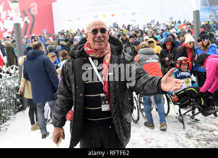 Kitzbuhel Austria 26th January 19 Alexandra Swarovski And Her Husband Michael Heinritzi Can Be Seen At The Hahnenkamm Race After The Second Run Of The Slalom In The Finish Area Photo Felix