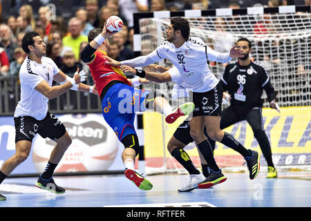 Herning, Denmark. 26th Jan, 2019. Julen Aguinagalde Akizu (13), Spain is taking a shot at goalkeeper Mohamed Eltayar, Egypt in the handball match for the 7th and 8th place between Spain and Egypt in Jyske Bank Boxen in Herning during the 2019 IHF Handball World Championship in Germany/Denmark. Credit: Lars Moeller/ZUMA Wire/Alamy Live News