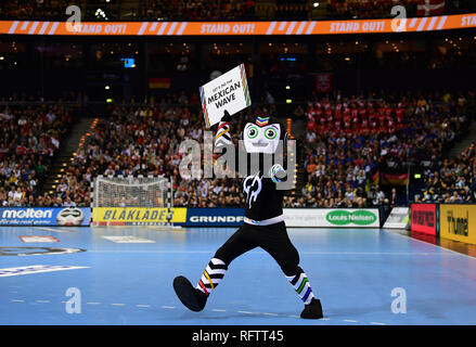 Hamburg, Germany. 25th Jan, 2019. Handball: WM, France - Denmark, final round, semi-final. World Cup mascot Stan calls on spectators to start a wave with a sign 'Lets do the Mexican Wave'. Stan comes from a global crowdsourcing competition in which the designer Nanda Prawitama from Indonesia won against competitors from over 20 countries. Credit: Soeren Stache/dpa/Alamy Live News Stock Photo