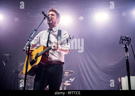 Frank Turner and The Sleeping Souls performing at the Victoria Warehouse, Manchester Stock Photo
