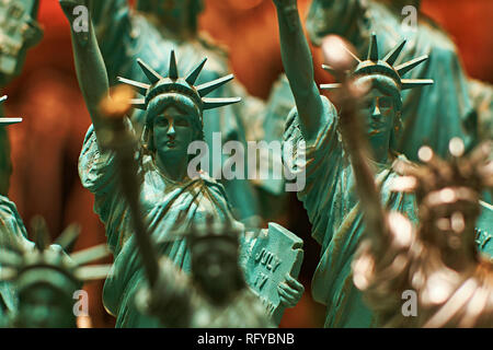 souvenirs liberty statue selective generic statues row focus nyc sold america window york alamy