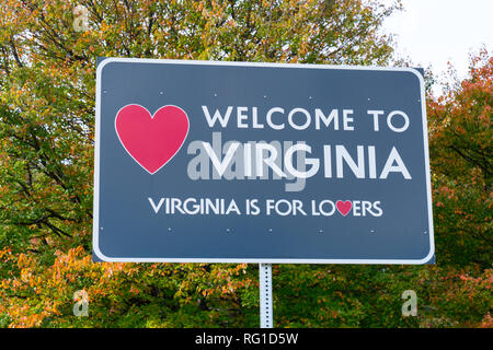 Welcome to Virginia sign at the Virginia Welcome Center Stock Photo
